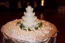 Flower arrangements - Click to enlarge - Say it with beautiful flowers or balloons from Magic Flowers, Inc., with hundreds of fresh cut flowers for any special occasion. Located in Harwood Heights, Illinois.