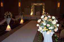 Flower arrangements - Click to enlarge - Say it with beautiful flowers or balloons from Magic Flowers, Inc., with hundreds of fresh cut flowers for any special occasion. Located in Harwood Heights, Illinois.