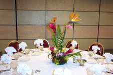 Flower arrangements - Click to enlarge - Say it with beautiful flowers or balloons from Magic Flowers, Inc., with hundreds of fresh cut flowers for any special occasion. Located in Harwood Heights, Illinois.
