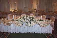 Flower arrangements - Click to enlarge - Say it with beautiful flowers or balloons from Magic Flowers, Inc., with hundreds of fresh cut flowers for any special occasion. Located in Harwood Heights, Illinois.