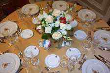 Flower arrangements - Click to enlarge - Say it with beautiful flowers or balloons from Magic Flowers, Inc., with hundreds of fresh cut flowers for any special occasion. Located in Harwood Heights, Illinois.