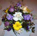 Flower arrangements - Click to enlarge - Say it with beautiful flowers or balloons from Magic Flowers, Inc., with hundreds of fresh cut flowers for any special occasion. Located in Harwood Heights, Illinois.