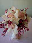 Flower arrangements - Click to enlarge - Say it with beautiful flowers or balloons from Magic Flowers, Inc., with hundreds of fresh cut flowers for any special occasion. Located in Harwood Heights, Illinois.