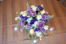 Flower arrangements - Click to enlarge - Say it with beautiful flowers or balloons from Magic Flowers, Inc., with hundreds of fresh cut flowers for any special occasion. Located in Harwood Heights, Illinois.
