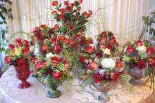 Flower arrangements - Click to enlarge - Say it with beautiful flowers or balloons from Magic Flowers, Inc., with hundreds of fresh cut flowers for any special occasion. Located in Harwood Heights, Illinois.