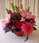 Flower arrangements - Click to enlarge - Say it with beautiful flowers or balloons from Magic Flowers, Inc., with hundreds of fresh cut flowers for any special occasion. Located in Harwood Heights, Illinois.