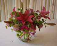 Flower arrangements - Click to enlarge - Say it with beautiful flowers or balloons from Magic Flowers, Inc., with hundreds of fresh cut flowers for any special occasion. Located in Harwood Heights, Illinois.